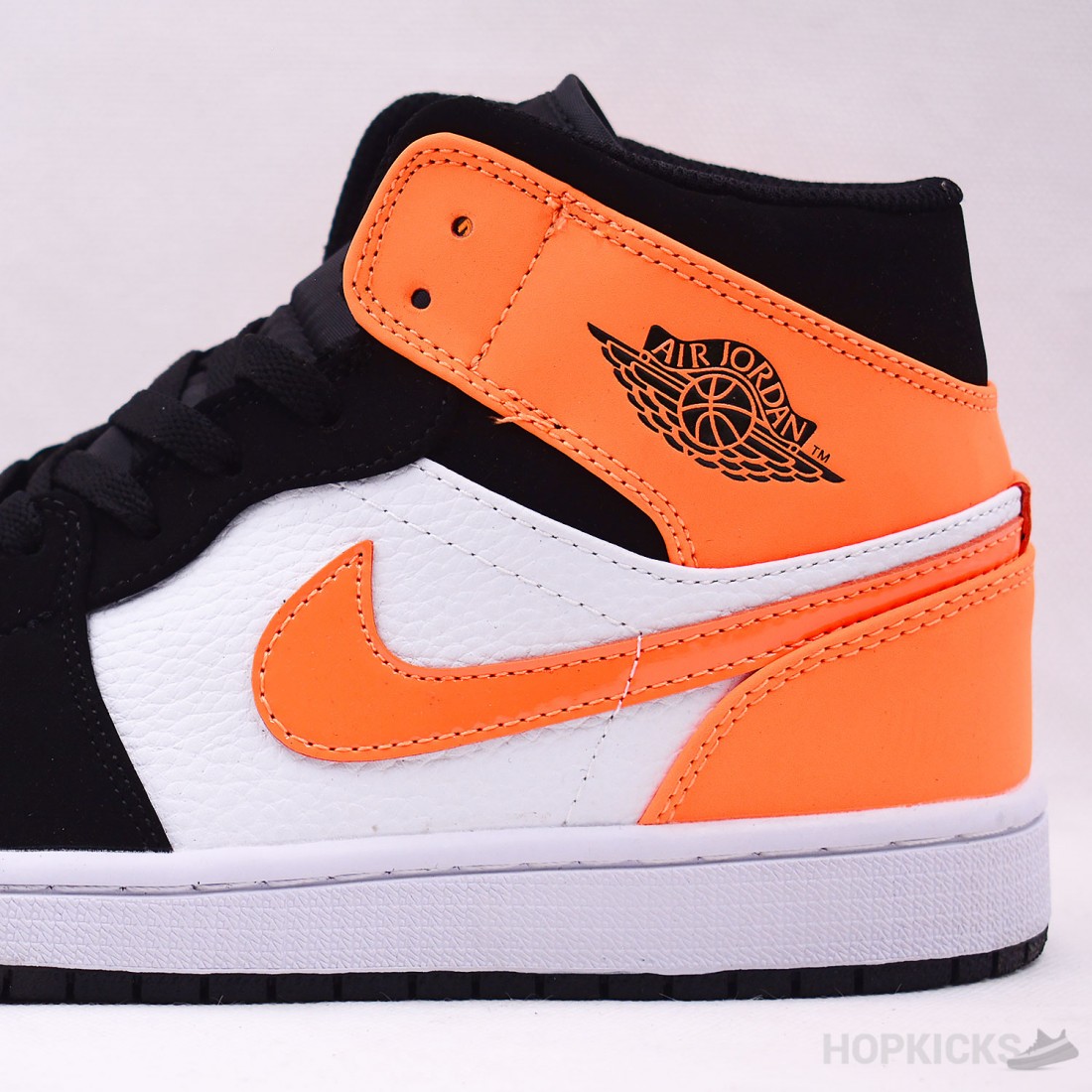 Jordan 1 mid black hot sale starfish